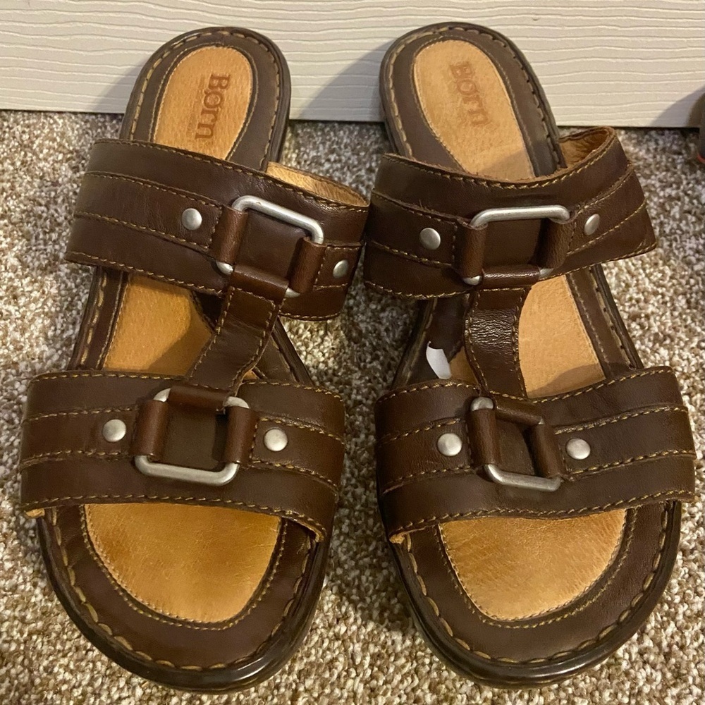BORN Brown Open Toe Strappy Slip On Sandals W61883 Women SZ 9